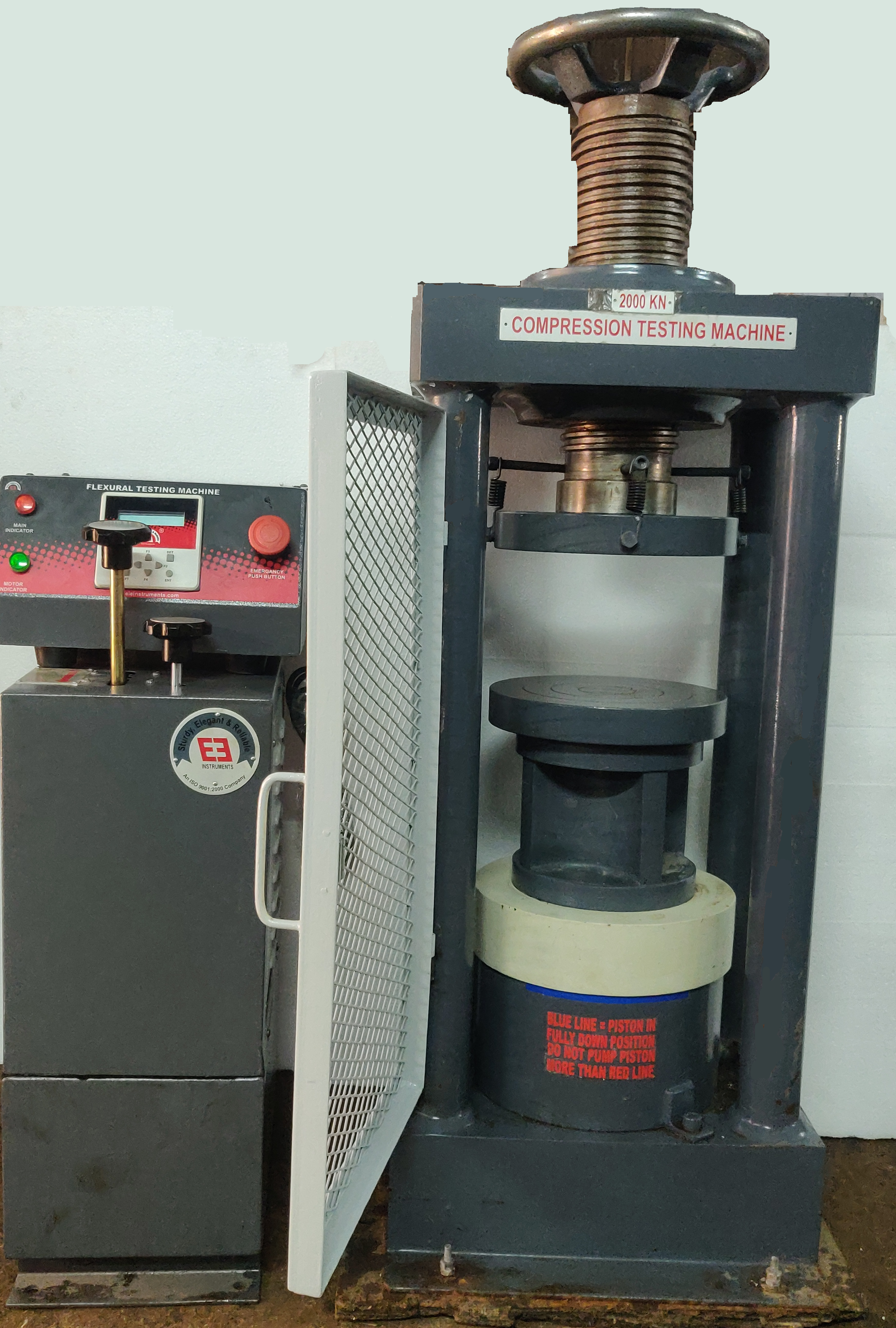COMPRESSION TESTING MACHINE - 1500 KN -  DIGITAL FOUR PILLAR MODEL